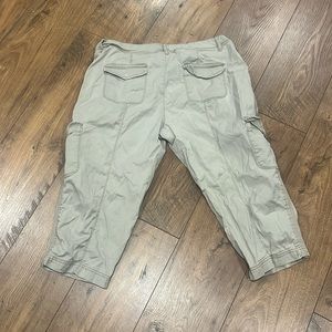 Capris pants size 14